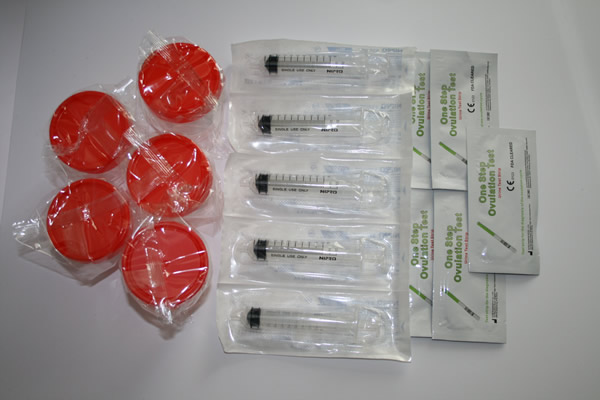 Deluxe home insemination kit with 5 syringes, 5 cups and 5 ovulation tests